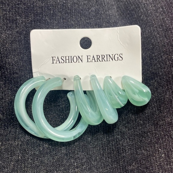 3 Pair Hoop Drop Earrings Seafoam Green Plastic with Metal Posts - Picture 5 of 11
